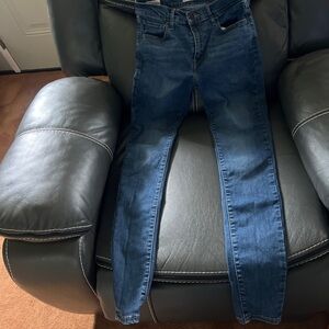 Women’s Levi pants size 27